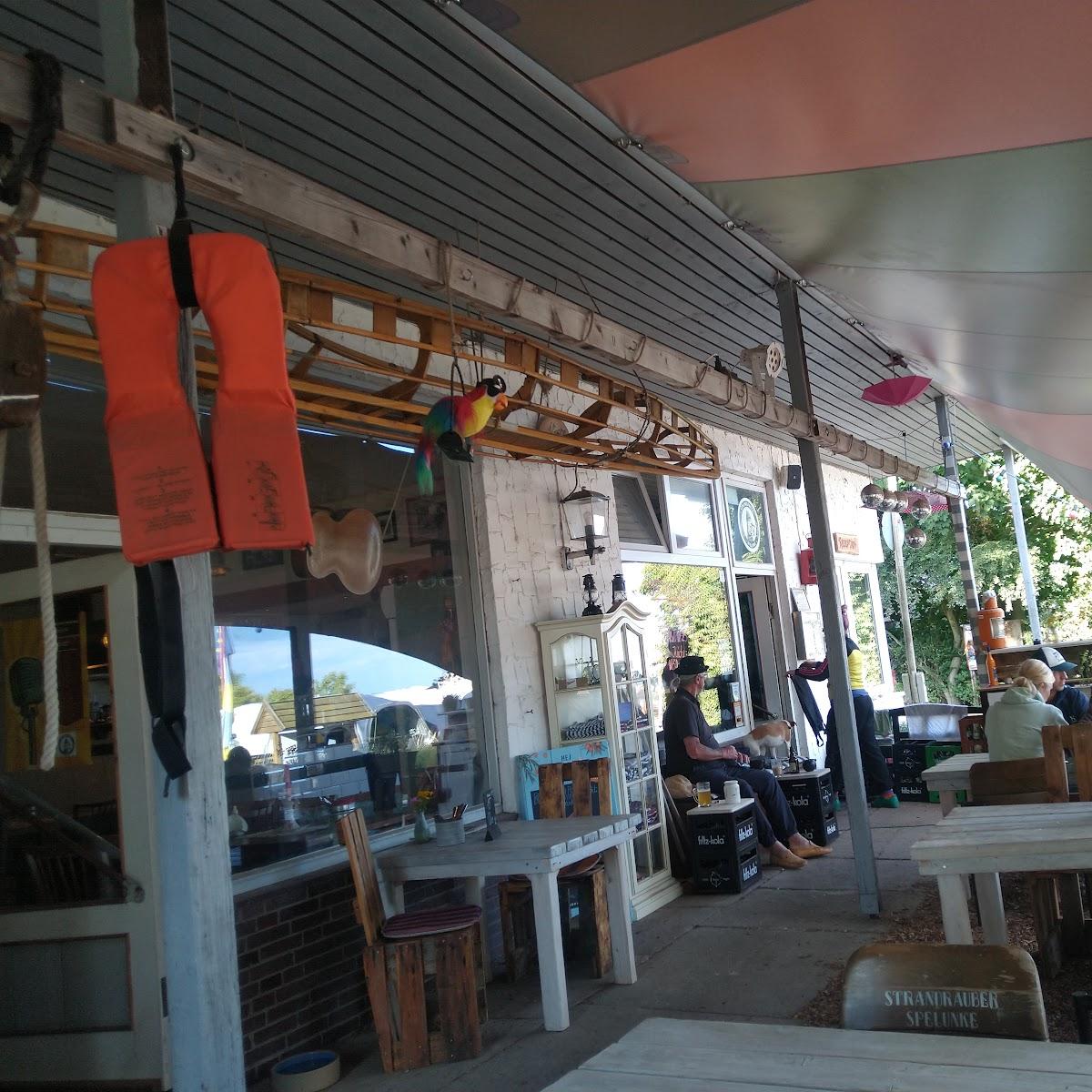 Restaurant "Strandräuber Spelunke" in Waabs