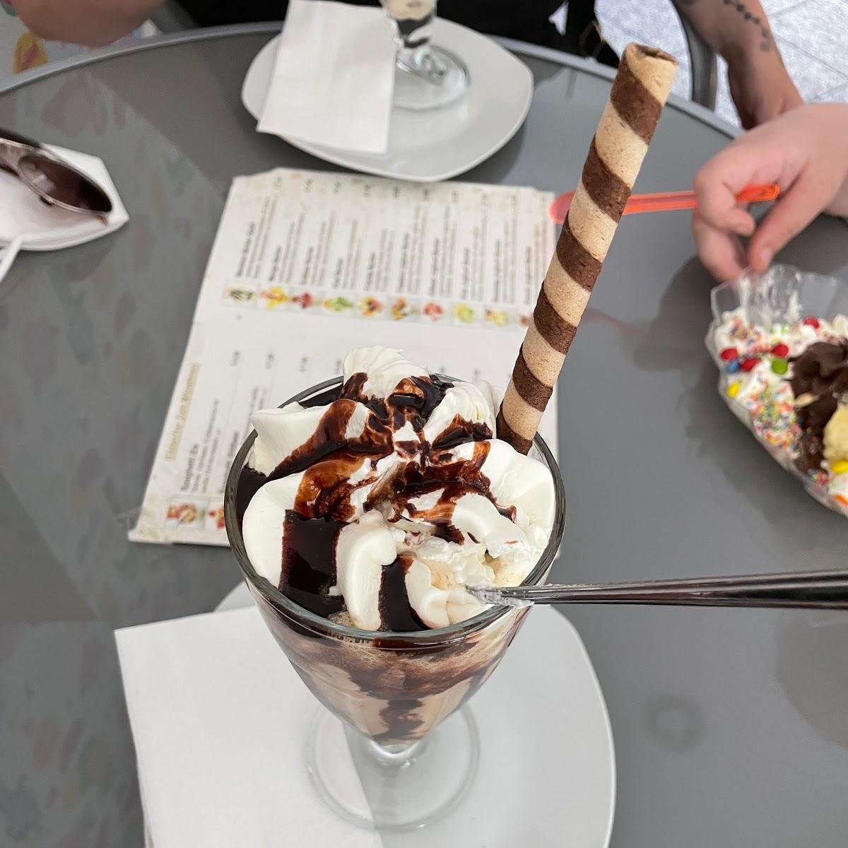 Restaurant "Zeller EisCafé" in Zell am Main