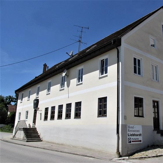 Restaurant "Hotel-Gasthof Liebhardt | an der Autobahn A9 bei Pfaffenhofen" in Schweitenkirchen