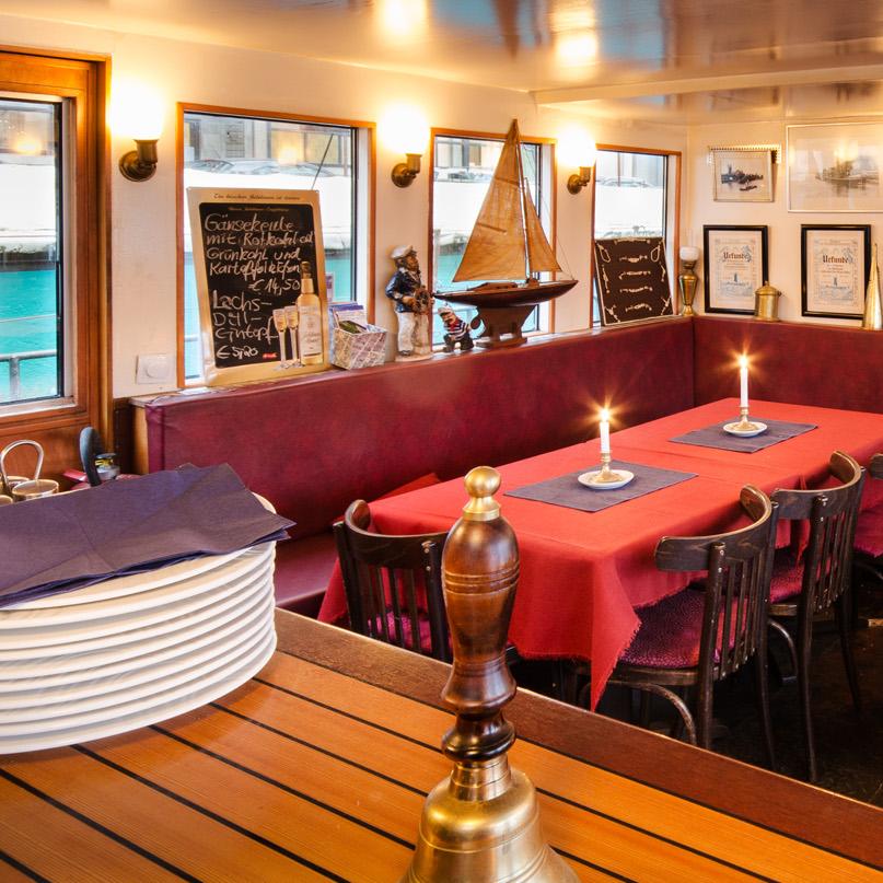 Restaurant "Deckshaus Restaurantschiff" in Berlin