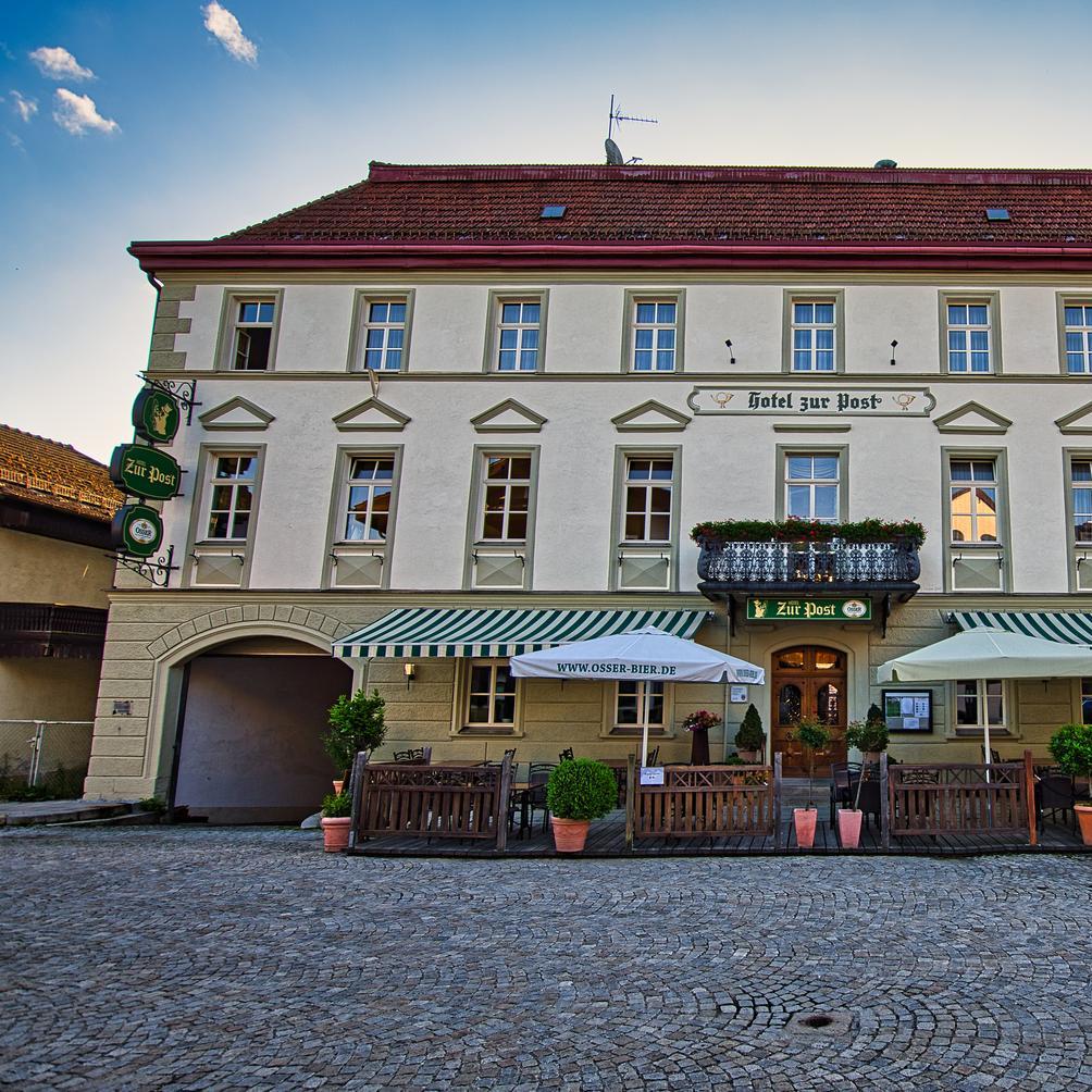 Restaurant "Hotel Zur Post" in Lam