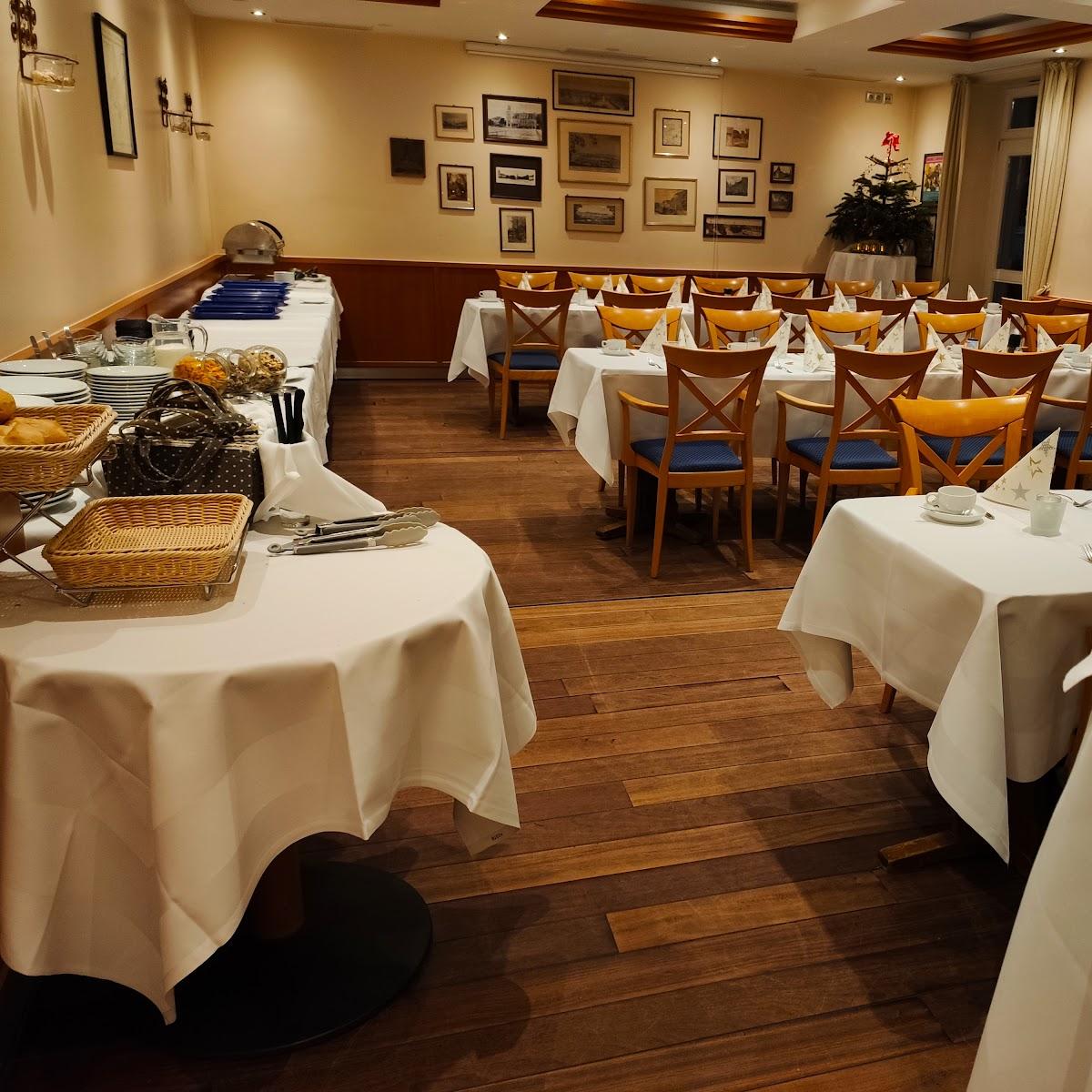 Restaurant "Hof von Oldenburg  - Frühstück - Mittagessen - Cafe - Kuchen" in Jever