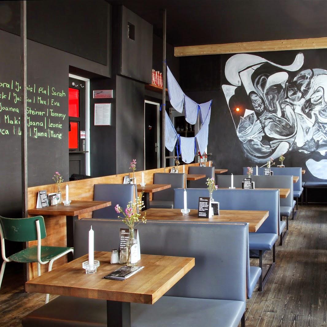 Restaurant "Attentat Griechischer Salat" in München