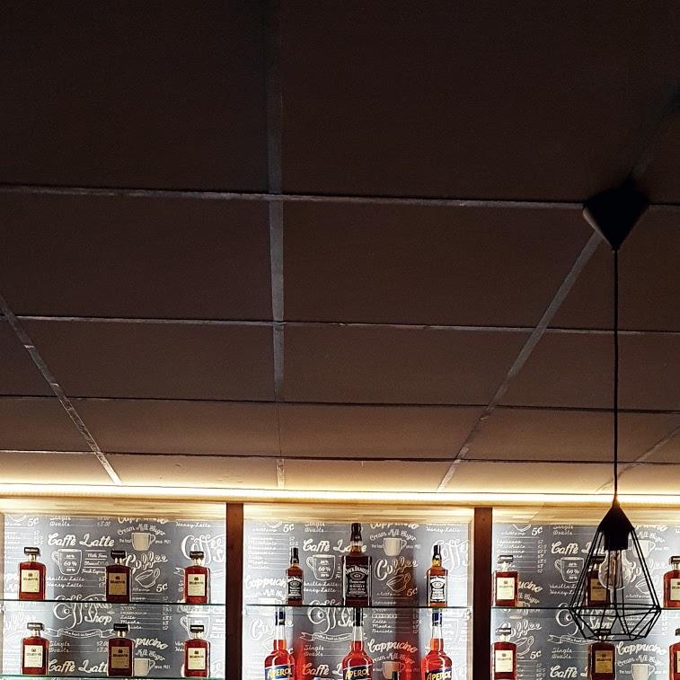 Restaurant "Cafe Bar Central" in Burghausen