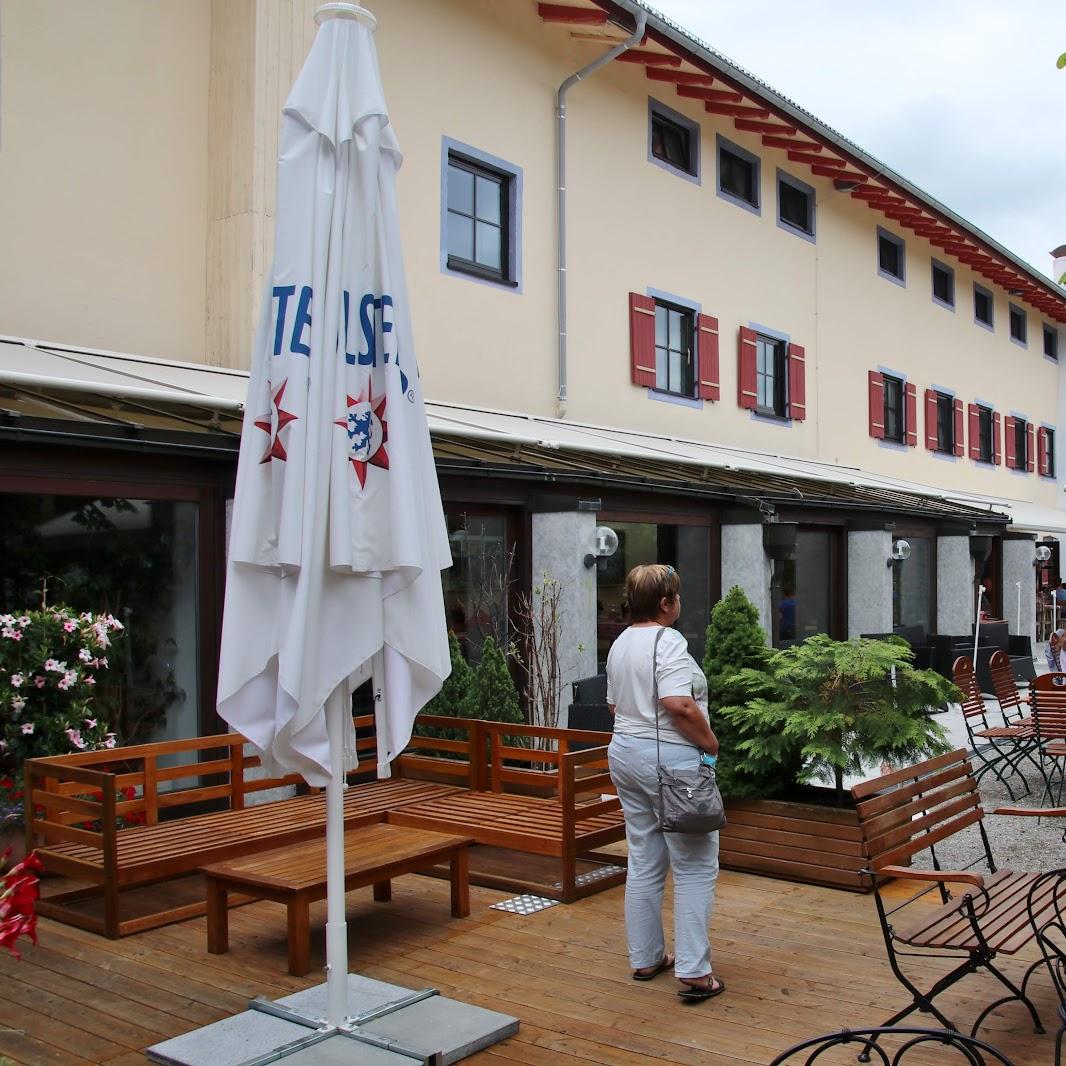 Restaurant "Postwirt" in Sauerlach