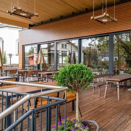 Restaurant "ÖFFNUNGSZEITEN: Restaurant Bootshaus Moser an der Donau" in Windorf