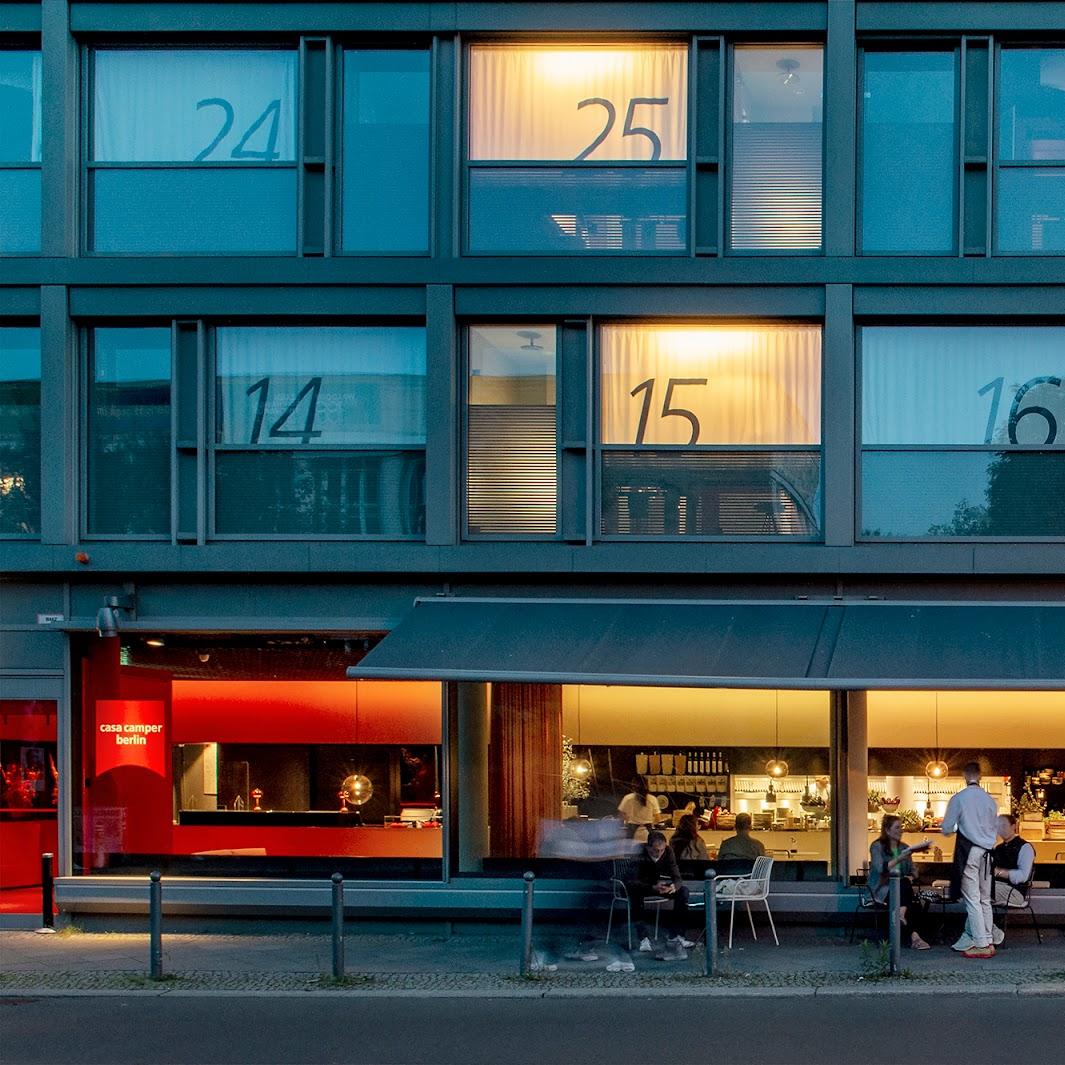 Restaurant "Café Camaleon" in Berlin