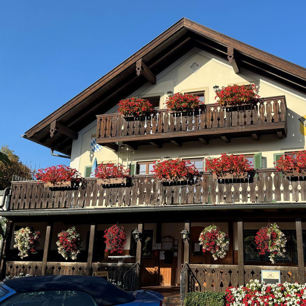 Restaurant "Landgasthaus Drei Rosen" in Bernried am Starnberger See