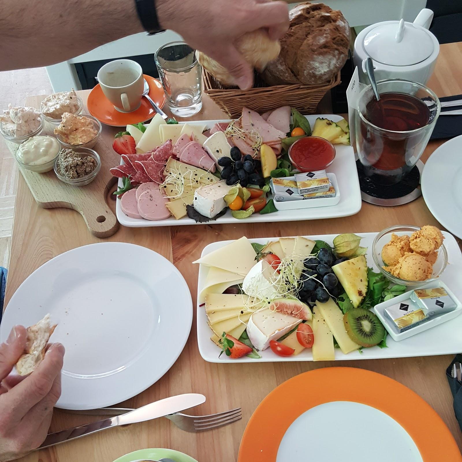 Restaurant "Cafe Tiriki" in Berlin