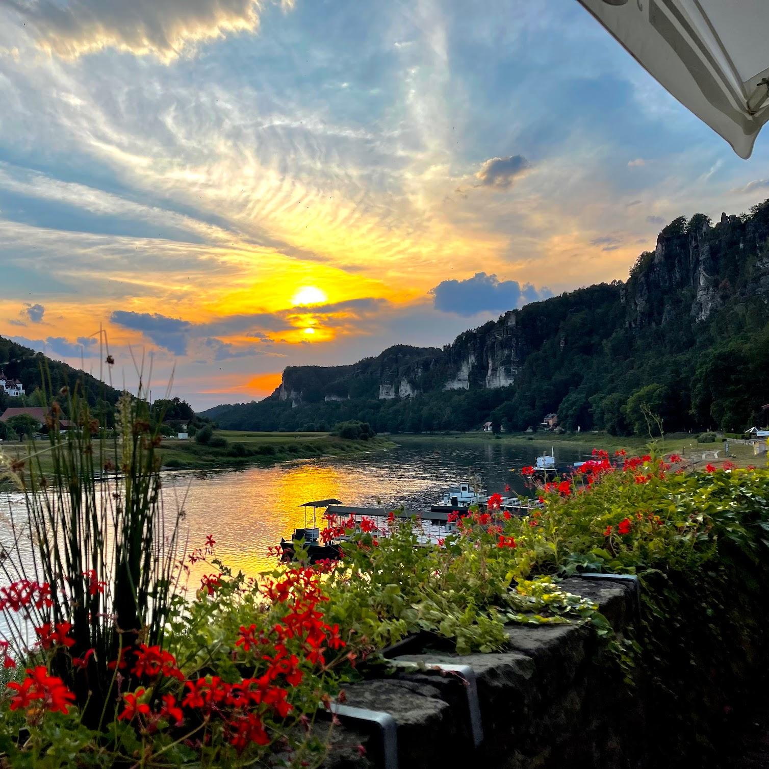 Restaurant "Basteiblick Haus Rosengarten" in Rathen
