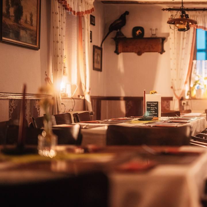 Restaurant "Gasthaus  Zum Goldenen Roß  in Uhlstädt. Restaurant, Pension und Catering" in Uhlstädt-Kirchhasel