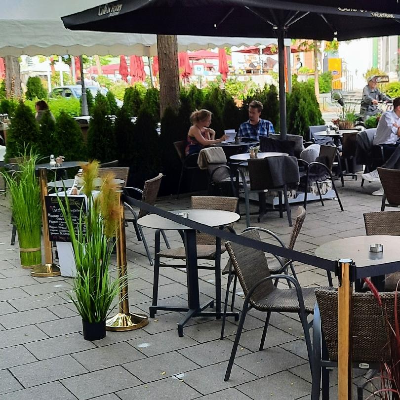 Restaurant "APÉRO - Crêperie, Tagesbar, Café" in München