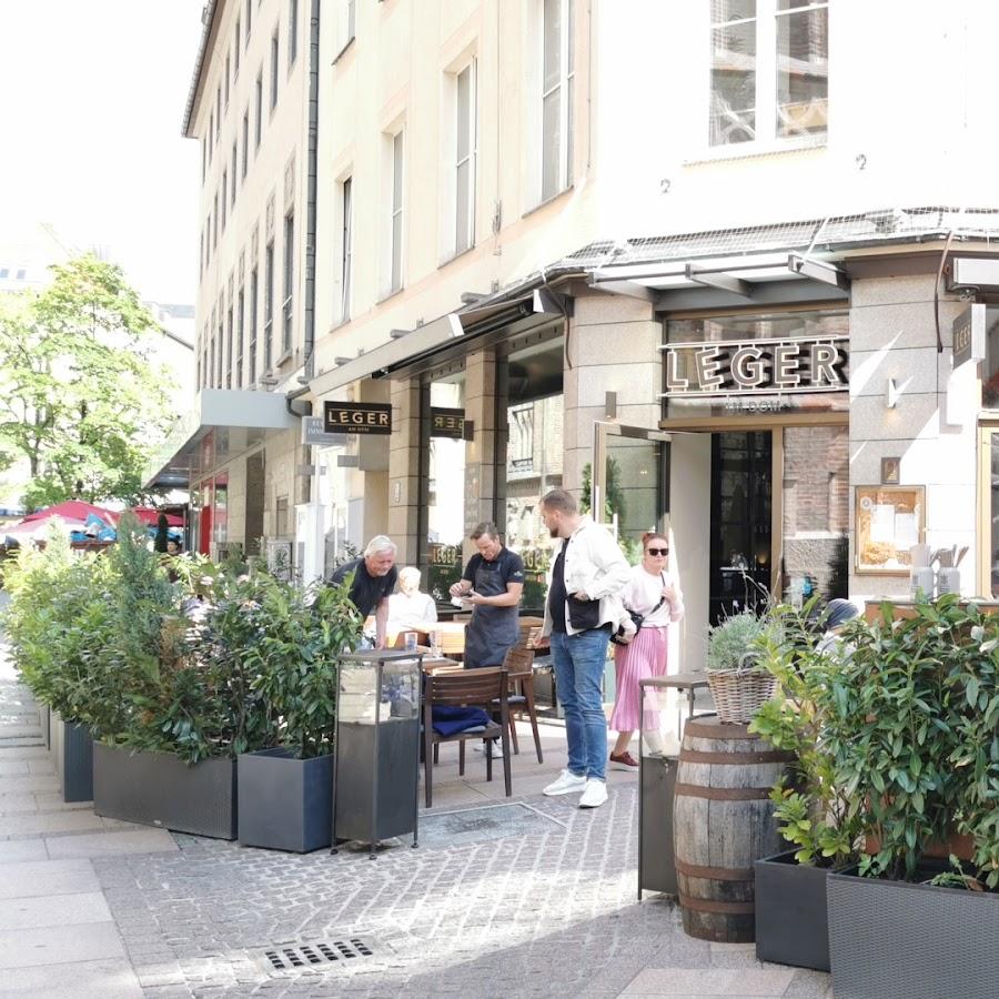 Restaurant "LEGER AM DOM" in München