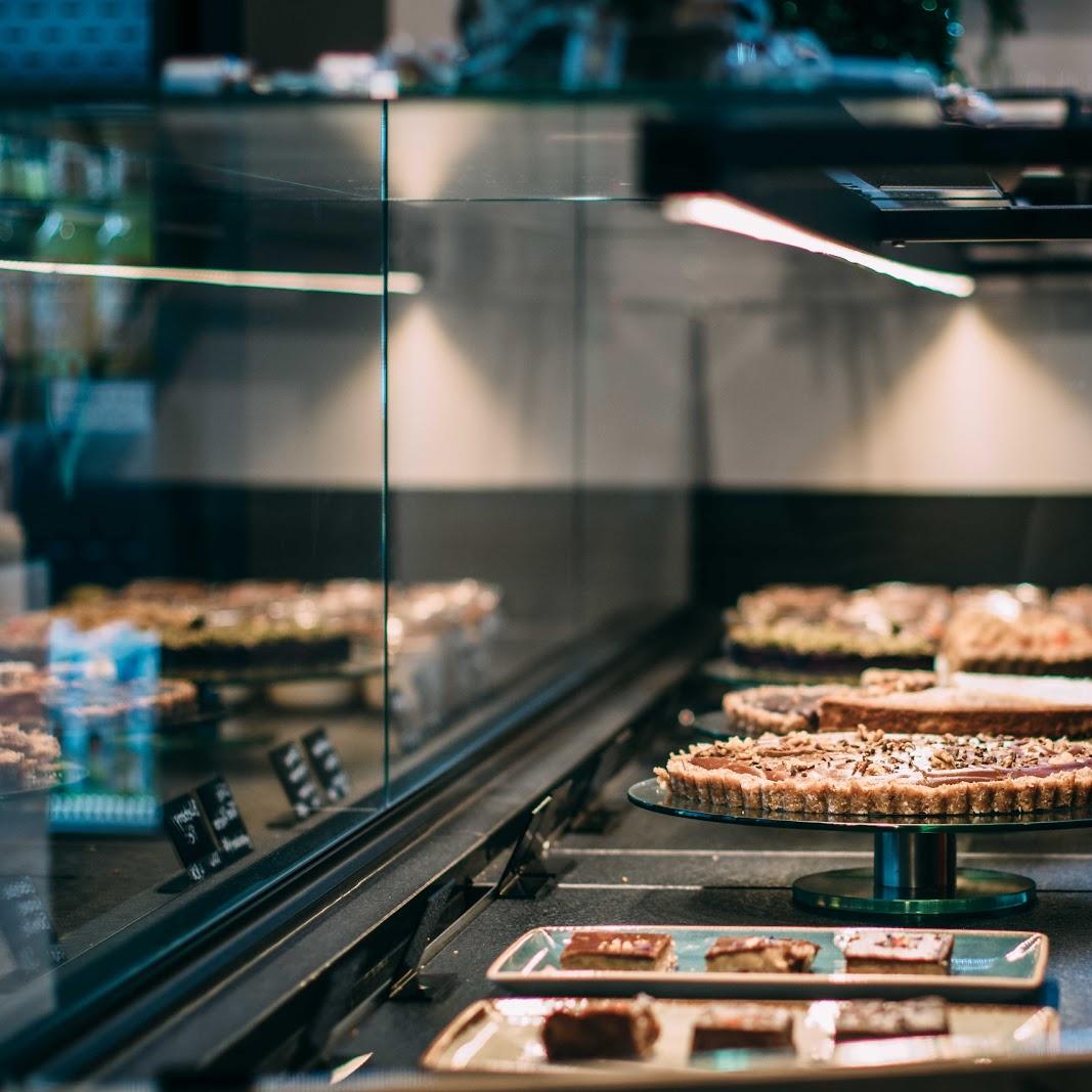 Restaurant "MOM‘S TABLE MOVEMENT COMMUNITY GANZHEITLICH BEWUSST NACHHALTIG BIO VEGAN ZUCKERFREI GLUTENFREI" in Augsburg