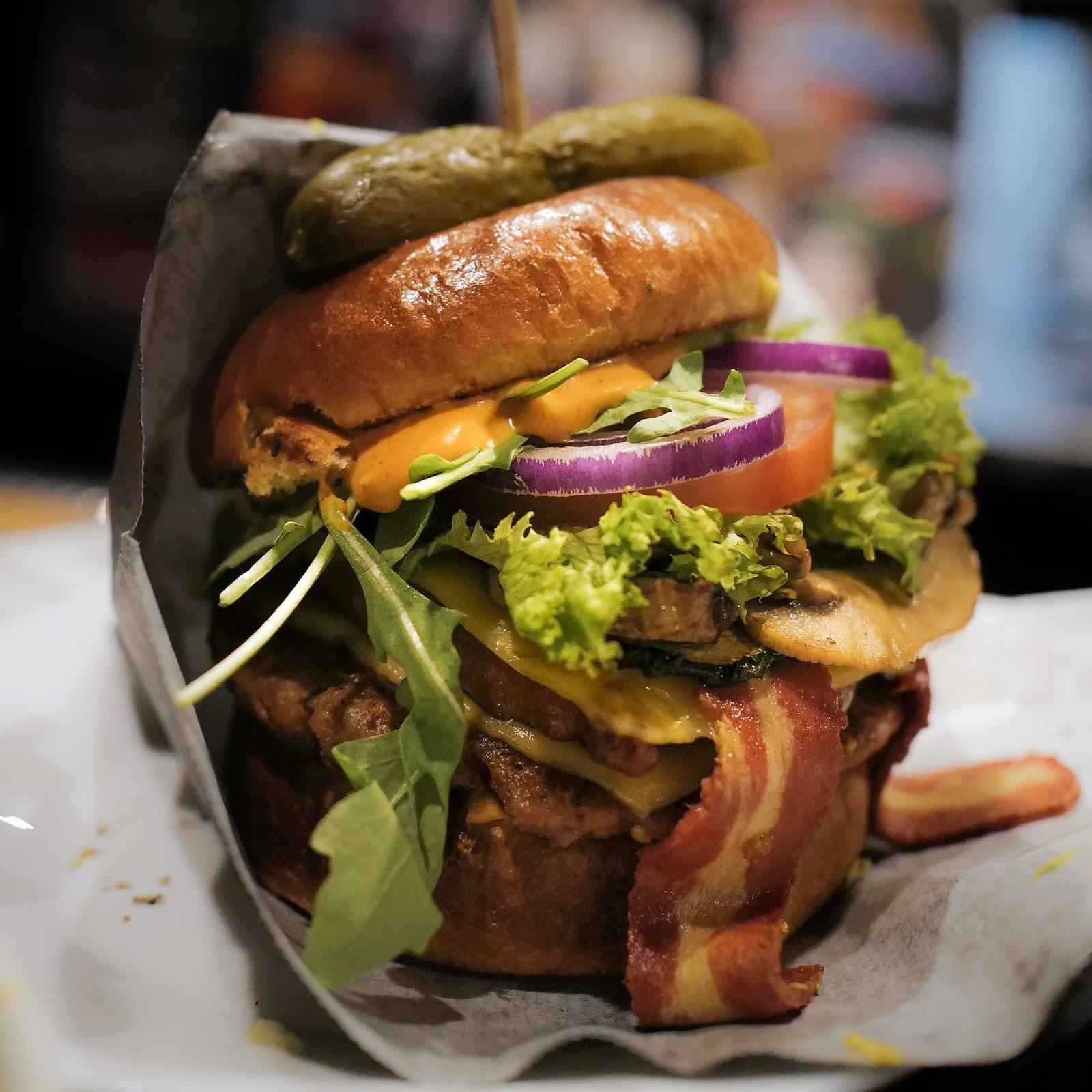 Restaurant "LILY BURGER  BEEF & VEGAN GRILL-EXPRESS“" in Berlin