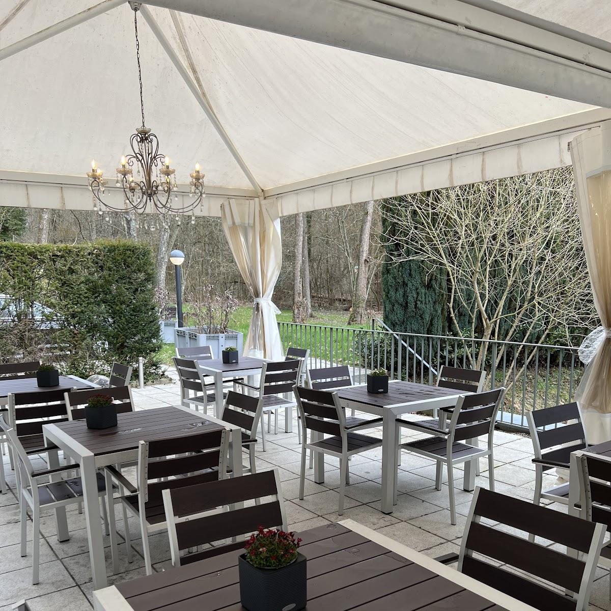 Restaurant "Traubenwirt in der Villa Waldesruh" in Siegburg