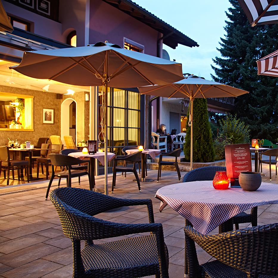 Restaurant "Vintage Hotel Charivari mit Restaurant Wintergarten" in Bolsterlang