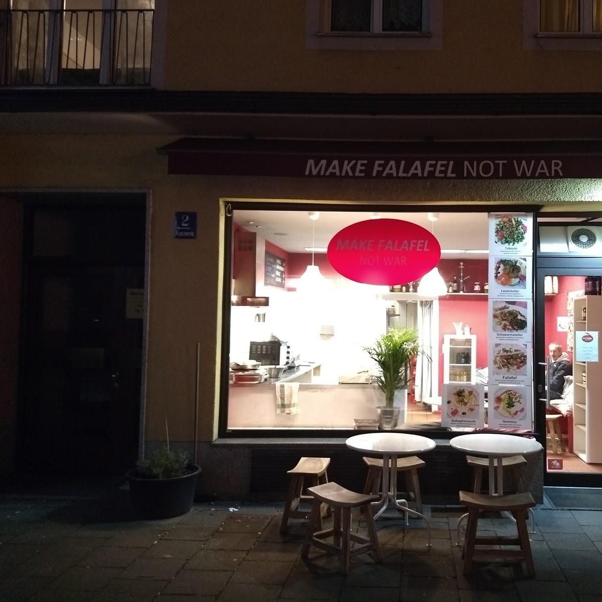 Restaurant "Make Falafel not War" in München