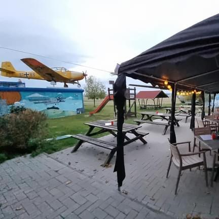 Restaurant "Zum Fliegerhorst in Asmusstedt" in Ballenstedt