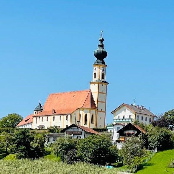 Restaurant "Zur schönen Aussicht - Hans & Birgit Gehrlein" in Höslwang