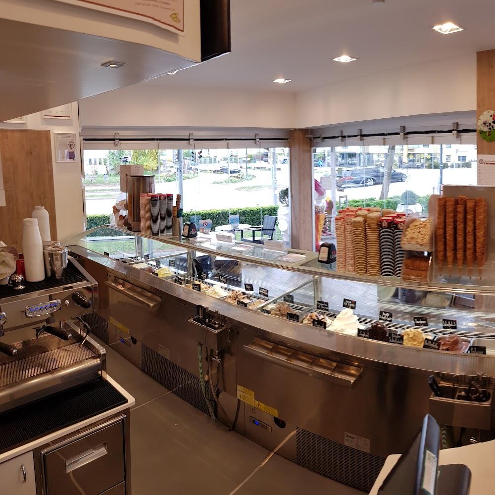 Restaurant "CREMAGELATO" in Ottobrunn