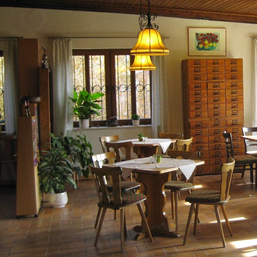 Restaurant "Schlosstreff Bioladen Bistro&Biergarten Gesundheitsberatung" in Hirschau