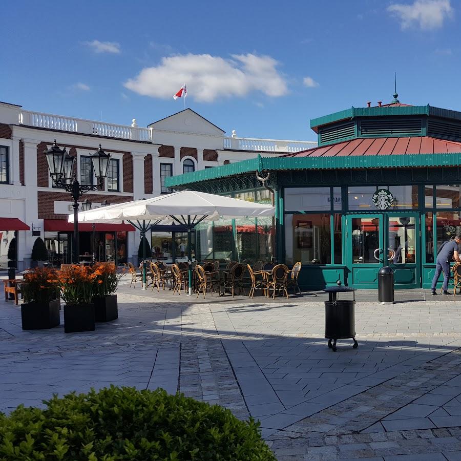 Restaurant "Starbucks" in Neumünster