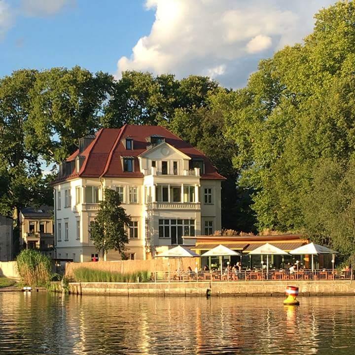 Restaurant "Ehrlich-Villa" in Berlin