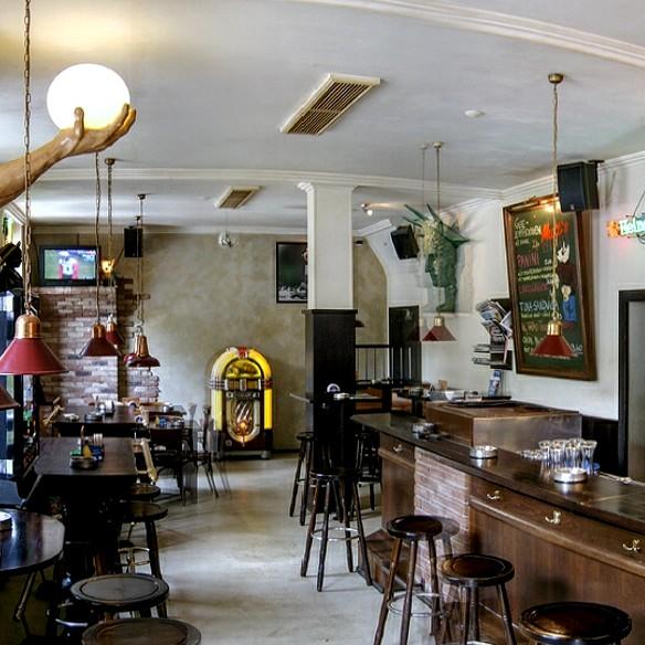 Restaurant "CAFE MUTTS" in Düsseldorf