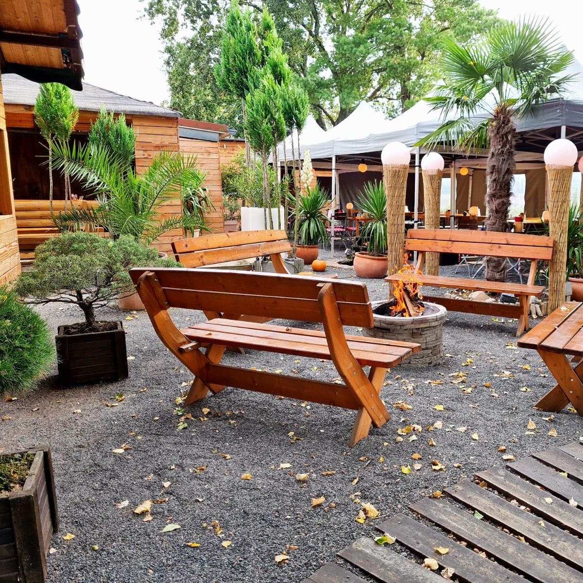 Restaurant "Schnitzelhütte" in  Ellhofen