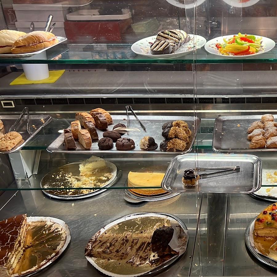 Restaurant "Bellini‘s Espresso Bar - Trattoria - Vinoteca" in Düsseldorf