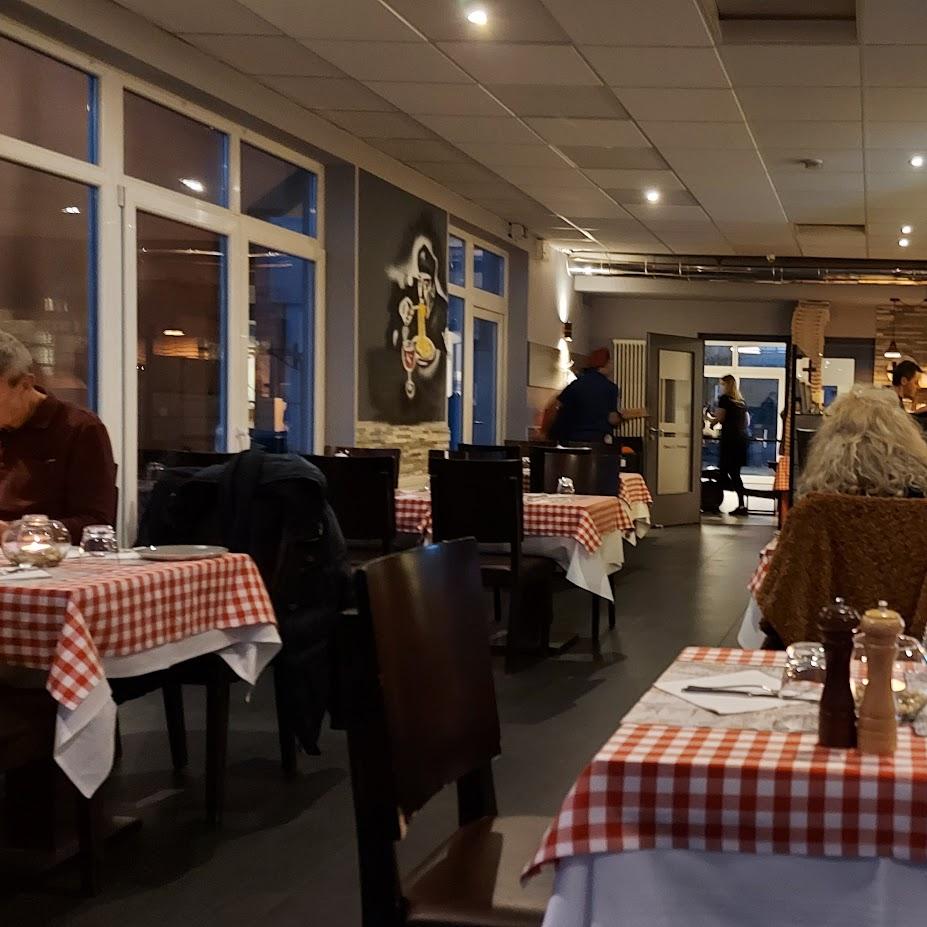 Restaurant "Pizzeria & Trattoria Momenti Italiani" in Bad Homburg vor der Höhe