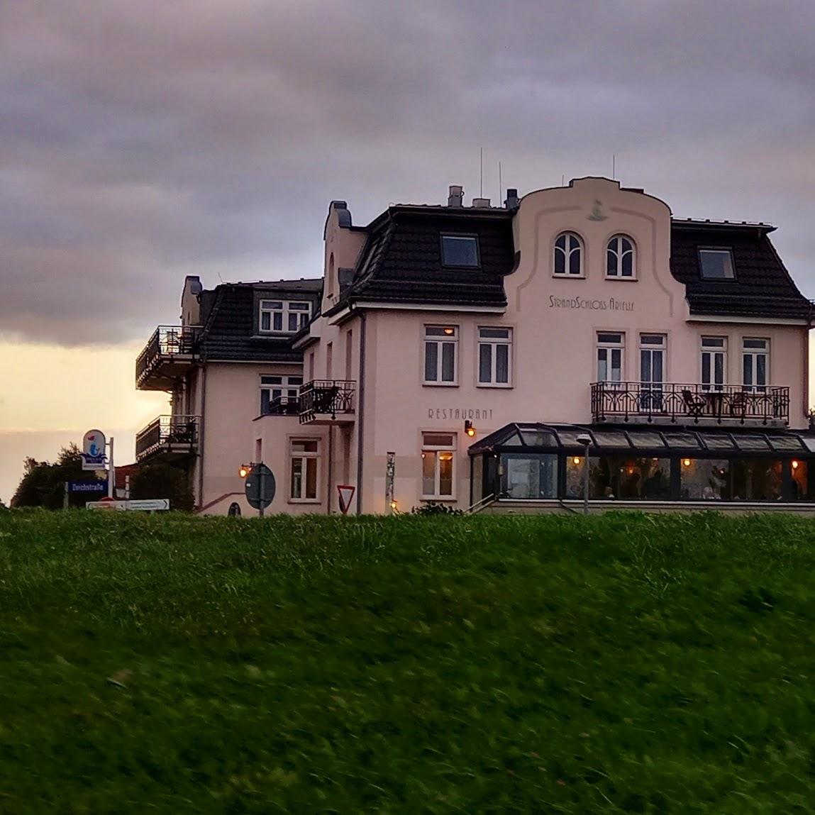 Restaurant "Strandschloß Arielle" in Börgerende-Rethwisch