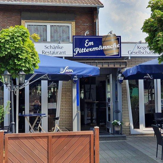 Restaurant "Em Pittermännche" in Bergheim