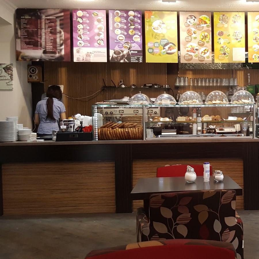 Restaurant "La Femme More Than Breakfast" in Berlin