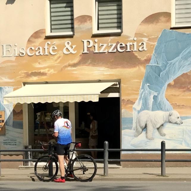 Restaurant "Eiscafé Eisbär" in Lützen