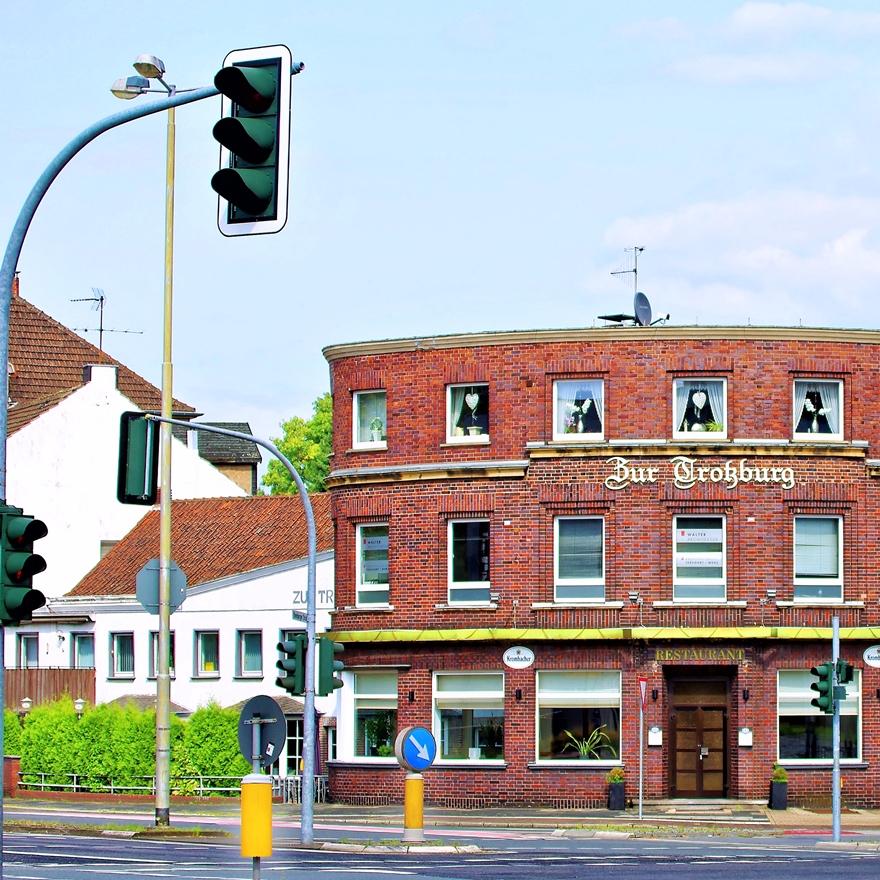 Restaurant "Hausverwaltung  Zur Trotzburg  GmbH" in Moers