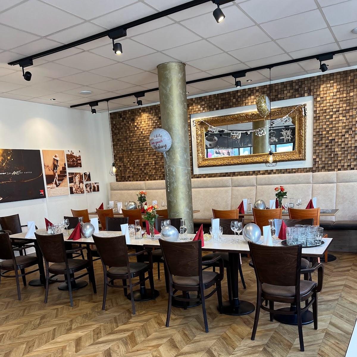 Restaurant "Café Berlin" in Petersberg