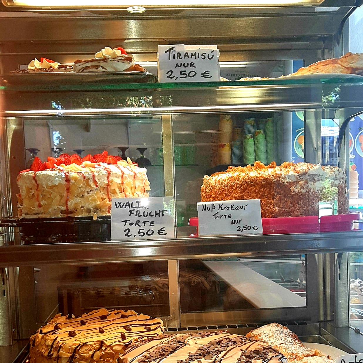 Restaurant "Eiscafe Cortina" in Porta Westfalica