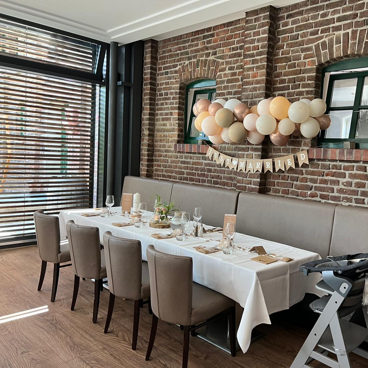 Restaurant "Burg Niederpleis" in Sankt Augustin