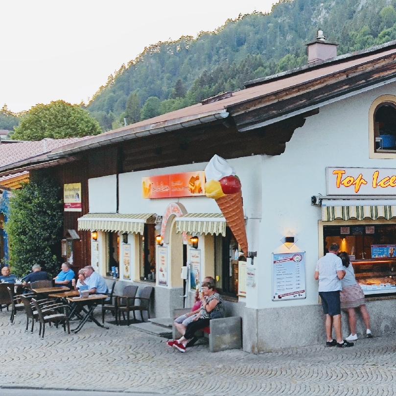 Restaurant "Top Ice Cream" in Reit im Winkl