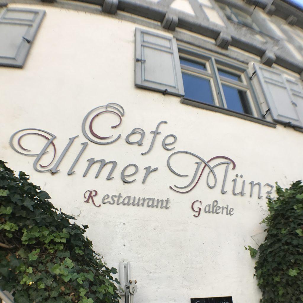 Restaurant "Cafe er Münz" in Ulm