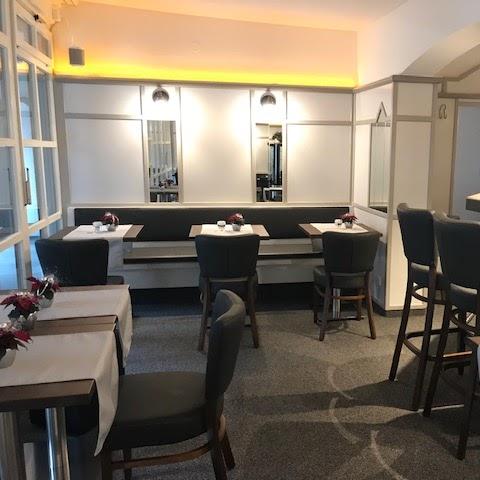 Restaurant "Cafe e.m." in Engen