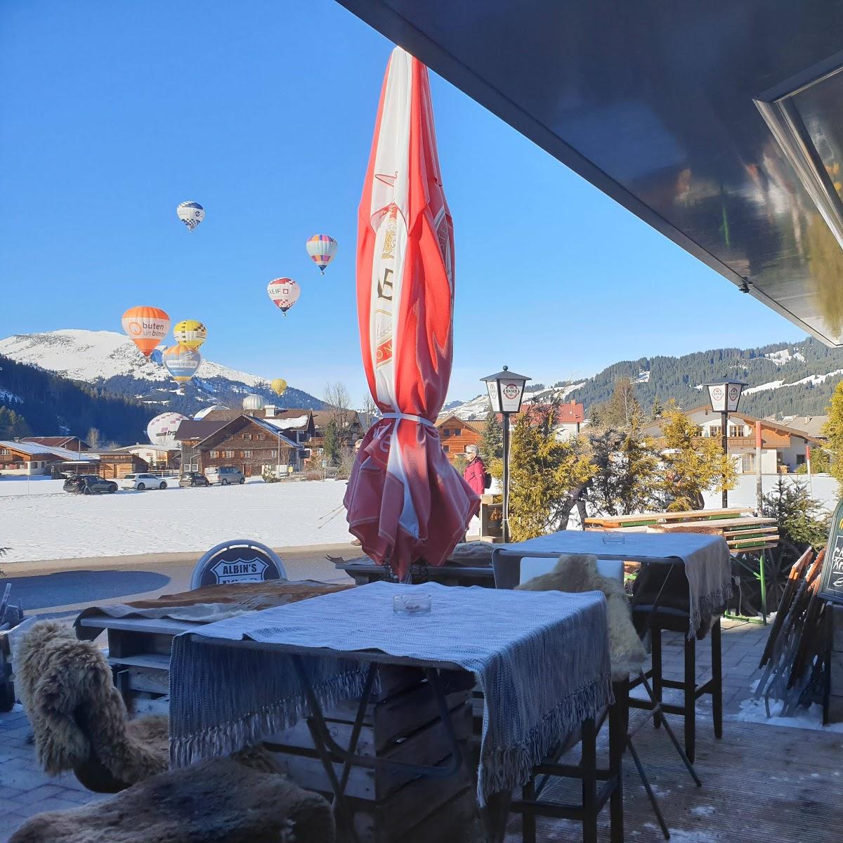 Restaurant "Albin’s Food Truck" in Tannheim