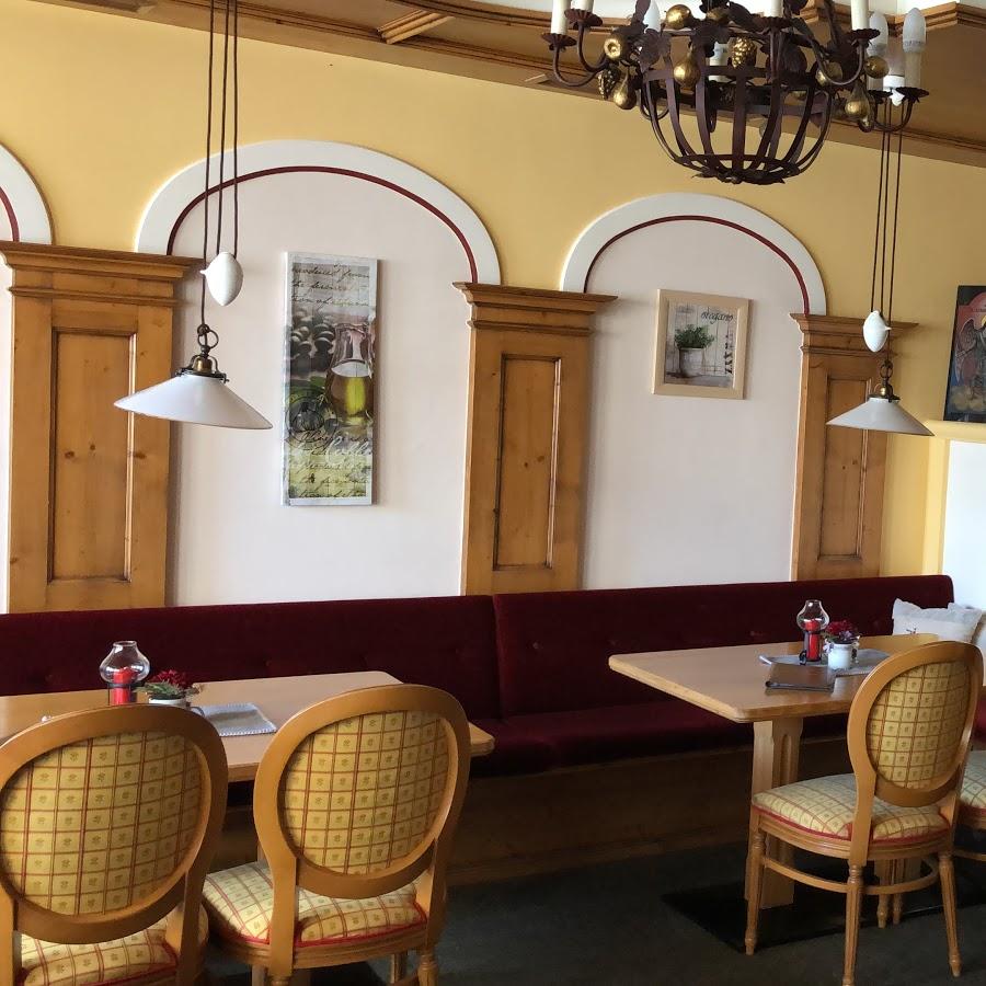 Restaurant "Zum Achtal Wirt, Warme Küche 11,00 -21,00 Uhr Mittagsangebot Pizza nach Wahl€8,80!" in Grän