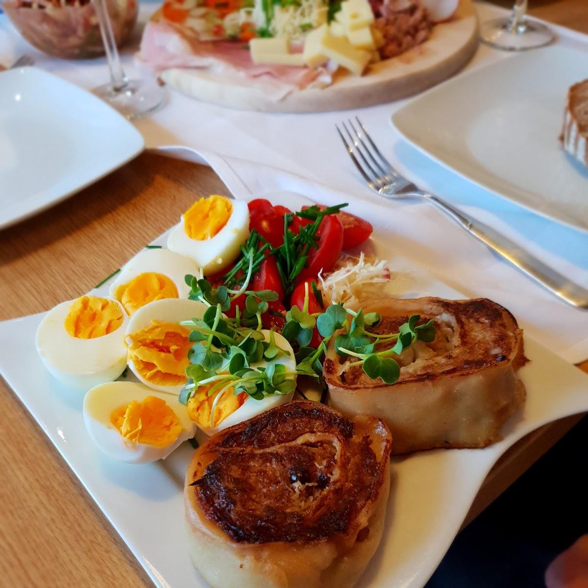 Restaurant "Auf der Sonnleiten mit Guggerhof und Villa Sonnwies" in Tannheim