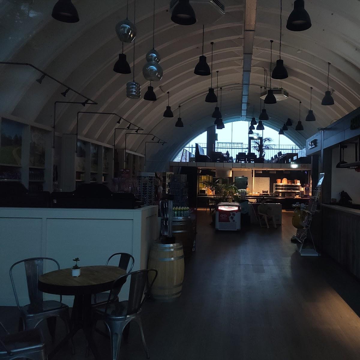 Restaurant "Shop & Bistro Tropical Islands" in Halbe