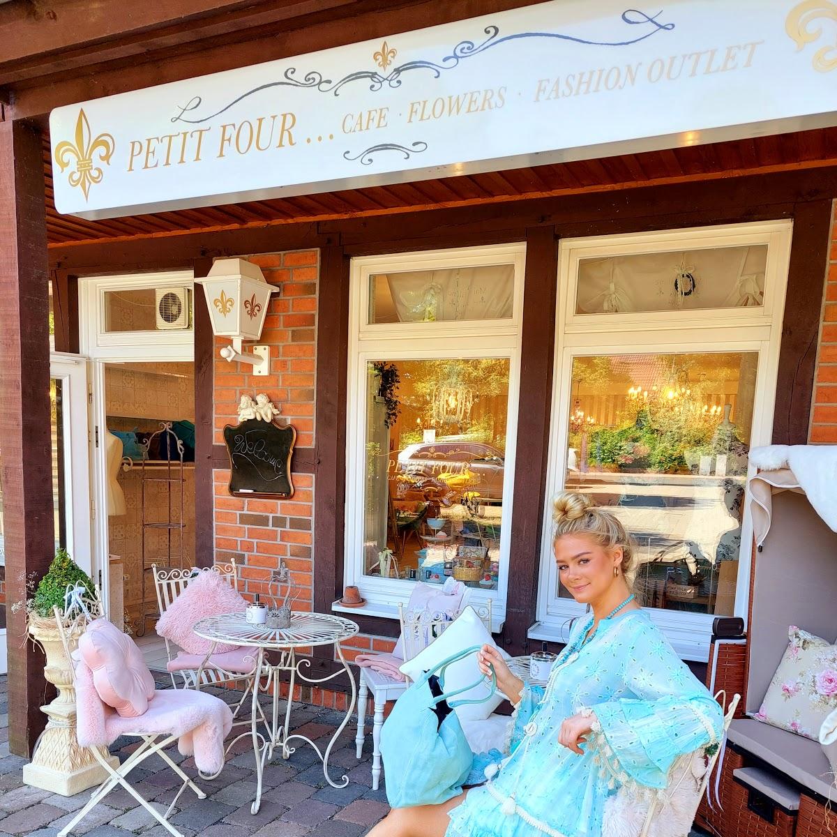 Restaurant "Petit Four...Cafe•Flowers•Fashion" in Wedemark