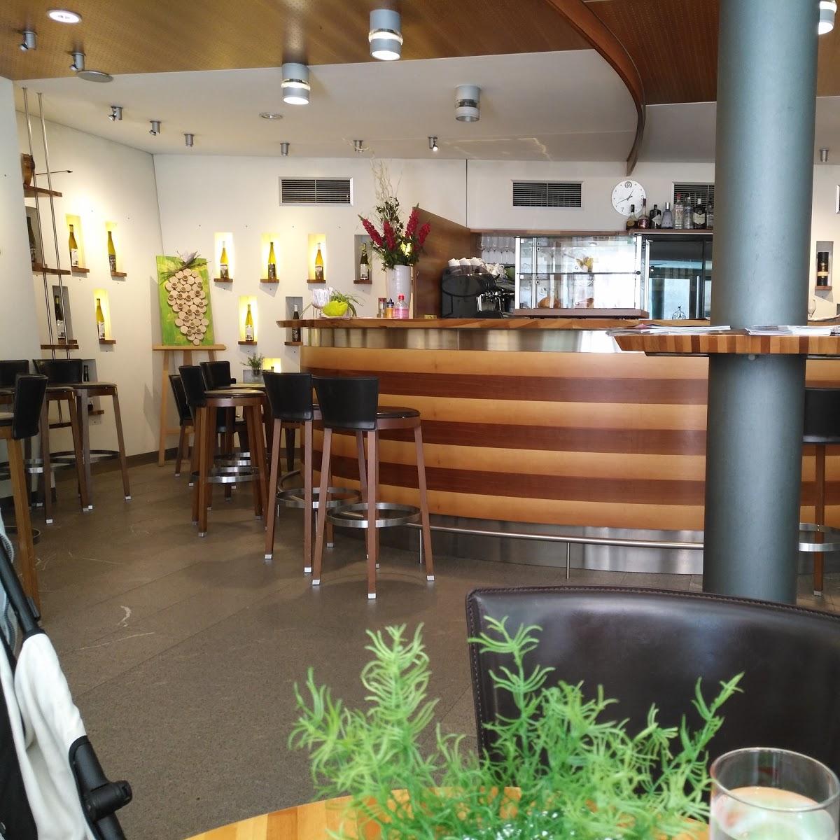 Restaurant "vinothek café divino" in Klausen