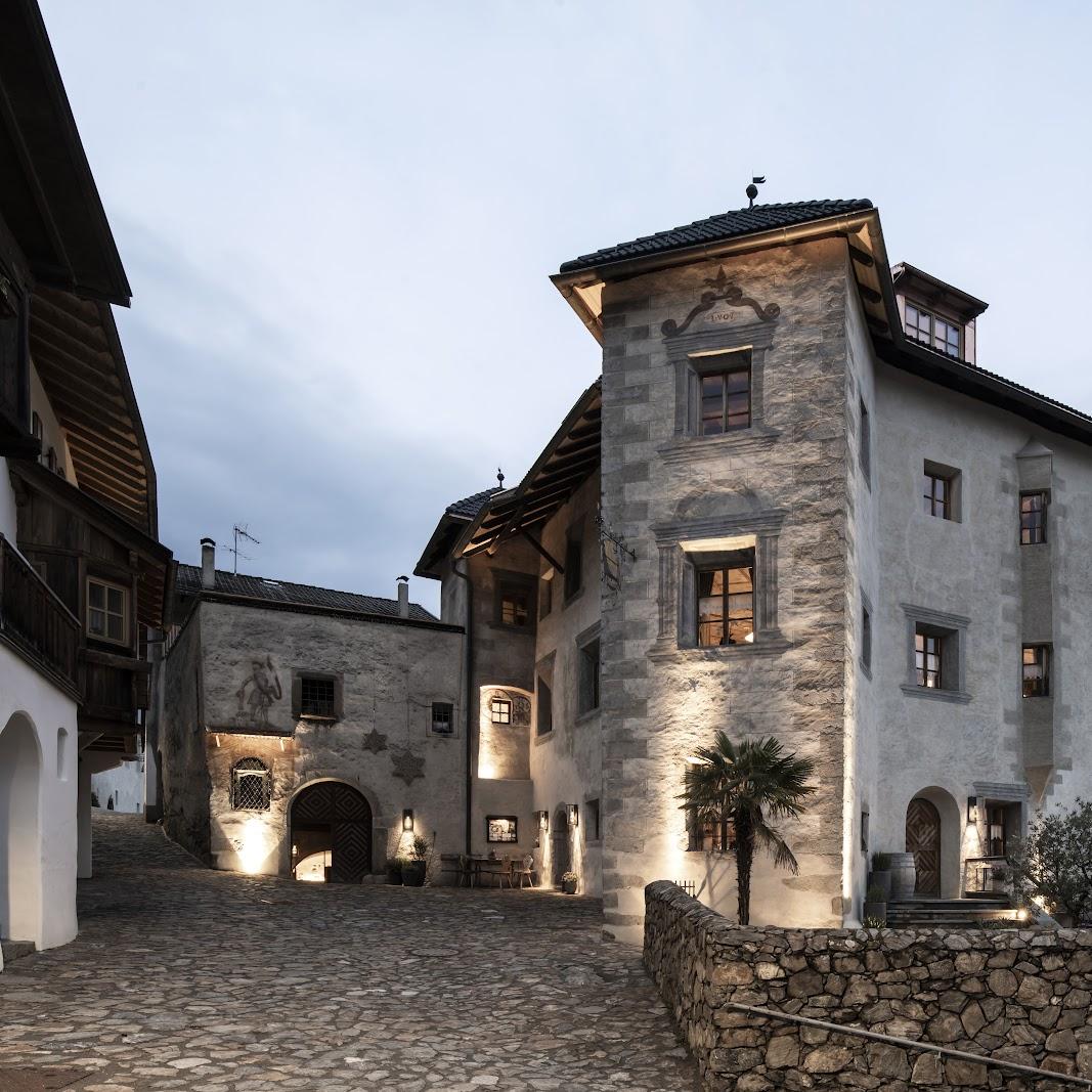 Restaurant "Ansitz Steinbock" in Villanders